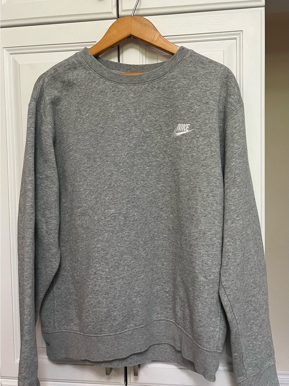 Nike Men's Heather Gray Crewneck Sweatshirt